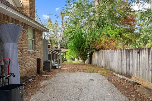 110 Rodney Drive, Freeport, FL 32439