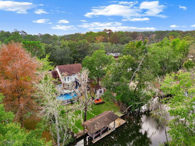 110 Rodney Drive, Freeport, FL 32439