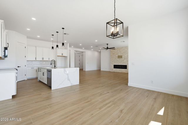 10246 E MCLELLAN Road, Mesa, AZ 85207