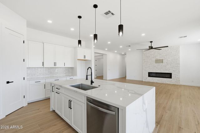 10246 E MCLELLAN Road, Mesa, AZ 85207