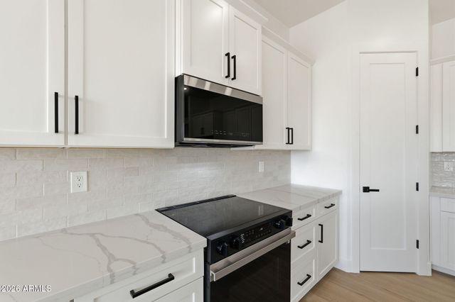 10246 E MCLELLAN Road, Mesa, AZ 85207