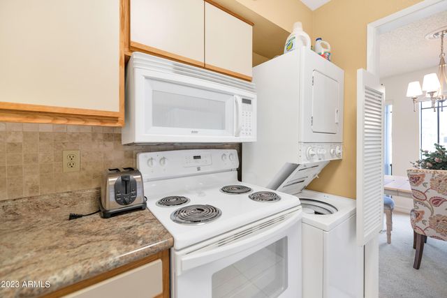 5223 N 24TH Street 105, Phoenix, AZ 85016