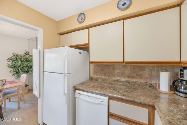 5223 N 24TH Street 105, Phoenix, AZ 85016