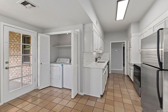3678 Hidden Dr Apt 1503, San Antonio, TX 78217