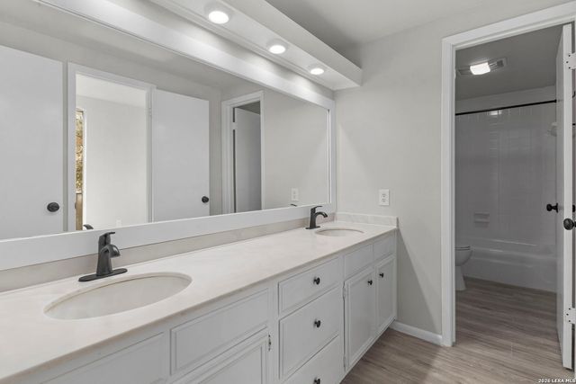 3678 Hidden Dr Apt 1503, San Antonio, TX 78217