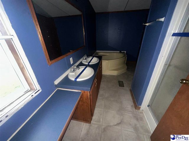 3915 Wentworth Rd, Marion, SC 29571