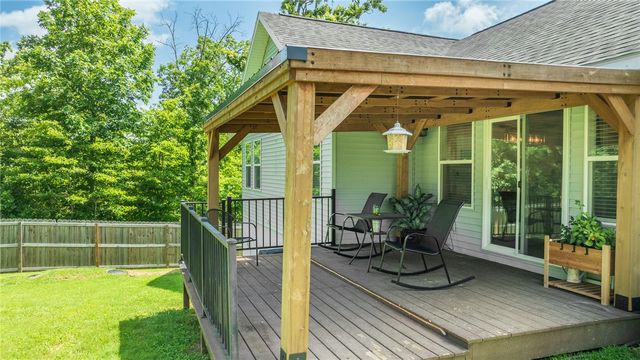17 Carsaig Circle, Bella Vista, AR 72715