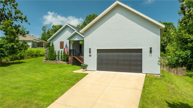 17 Carsaig Circle, Bella Vista, AR 72715