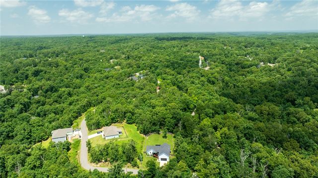 17 Carsaig Circle, Bella Vista, AR 72715