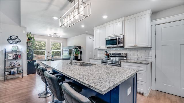 17 Carsaig Circle, Bella Vista, AR 72715