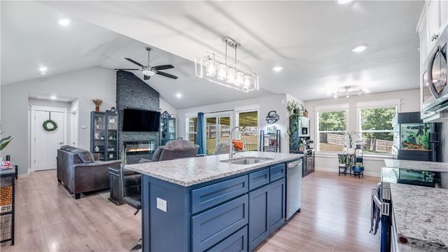 17 Carsaig Circle, Bella Vista, AR 72715