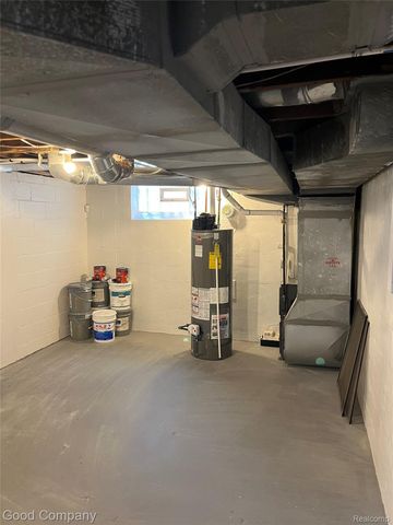 19745 Kelly Rd, Detroit, MI 48225