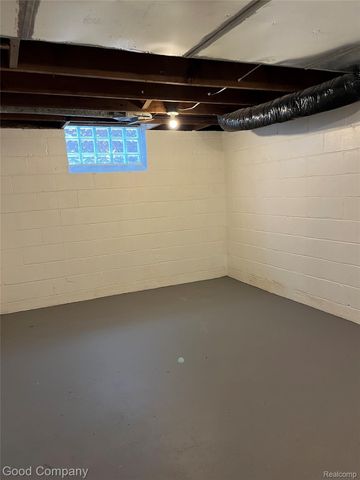 19745 Kelly Rd, Detroit, MI 48225