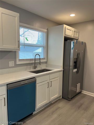 19745 Kelly Rd, Detroit, MI 48225