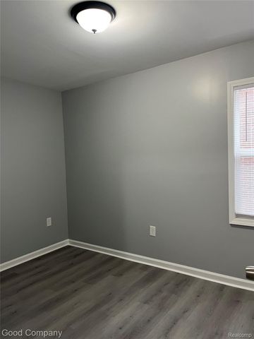 19745 Kelly Rd, Detroit, MI 48225