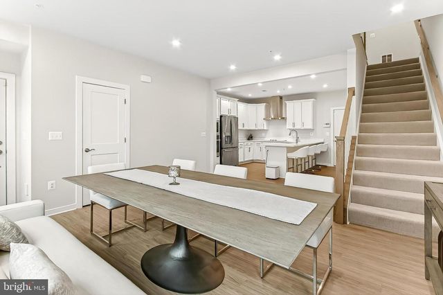 20328 NEWFOUNDLAND SQ, Ashburn, VA 20147