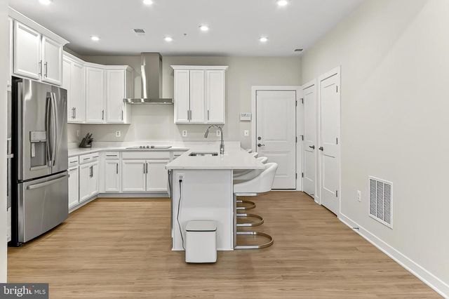 20328 NEWFOUNDLAND SQ, Ashburn, VA 20147