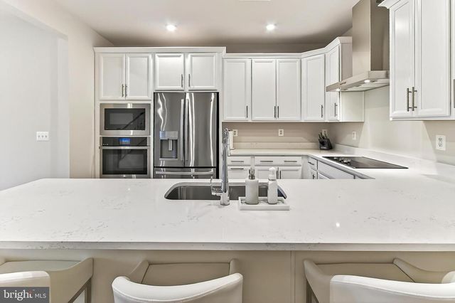 20328 NEWFOUNDLAND SQ, Ashburn, VA 20147