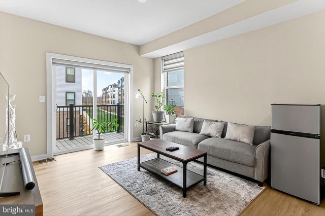 20328 NEWFOUNDLAND SQ, Ashburn, VA 20147