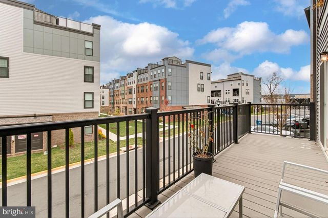 20328 NEWFOUNDLAND SQ, Ashburn, VA 20147