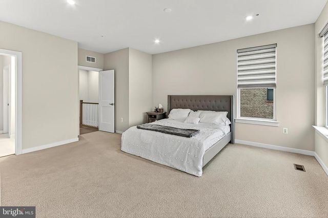 20328 NEWFOUNDLAND SQ, Ashburn, VA 20147