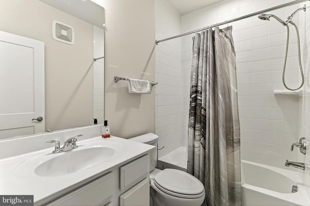 20328 NEWFOUNDLAND SQ, Ashburn, VA 20147