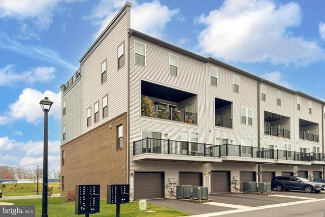 20328 NEWFOUNDLAND SQ, Ashburn, VA 20147