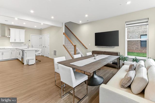 20328 NEWFOUNDLAND SQ, Ashburn, VA 20147