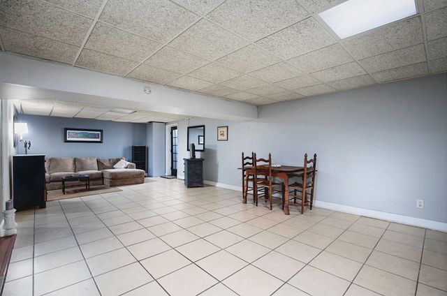 527 Sheffield Drive, Versailles, KY 40383