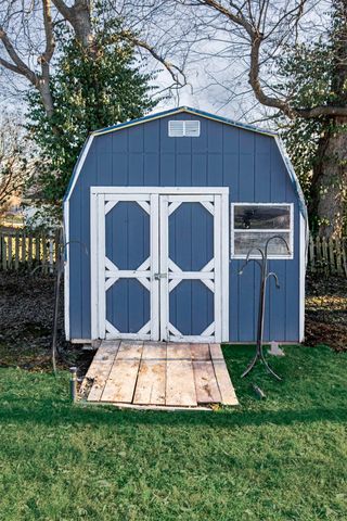 527 Sheffield Drive, Versailles, KY 40383