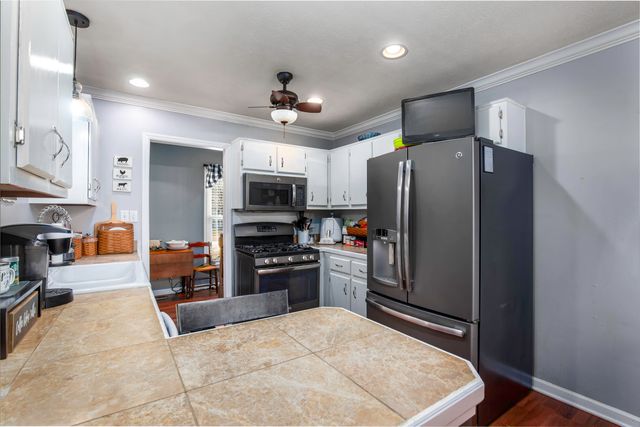 527 Sheffield Drive, Versailles, KY 40383