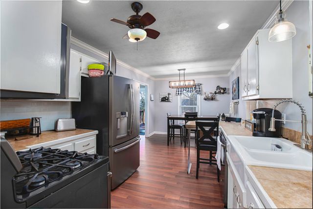 527 Sheffield Drive, Versailles, KY 40383