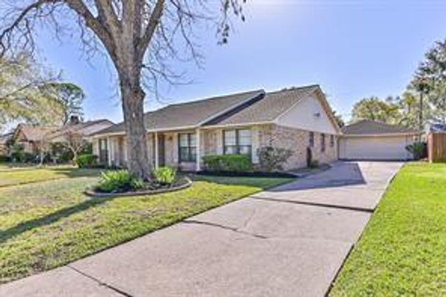 5106 Sleepy Creek Drive, Houston, TX 77017