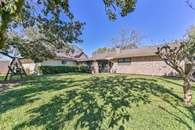 5106 Sleepy Creek Drive, Houston, TX 77017