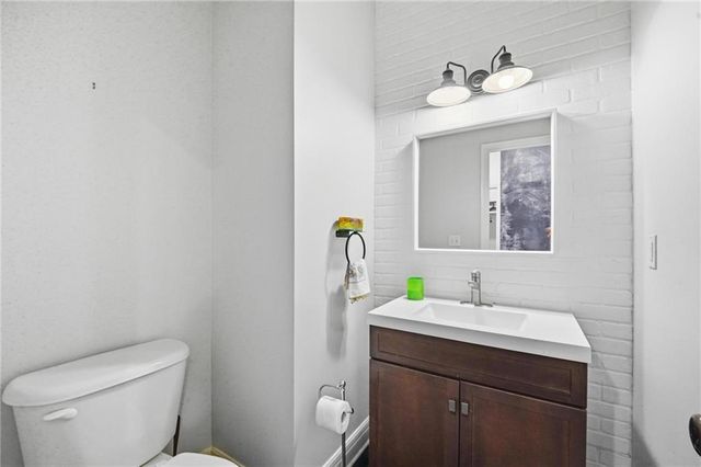 8808 N Oxford Avenue, Kansas City, MO 64157