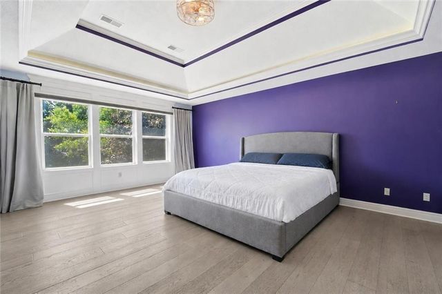 8808 N Oxford Avenue, Kansas City, MO 64157