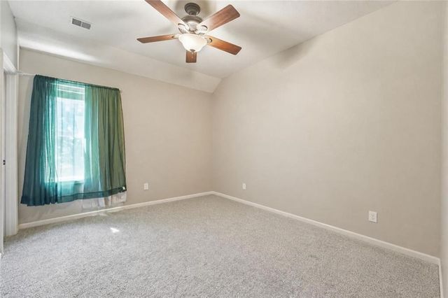 8808 N Oxford Avenue, Kansas City, MO 64157