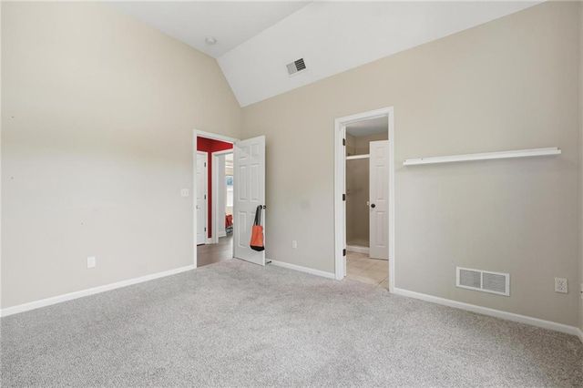 8808 N Oxford Avenue, Kansas City, MO 64157