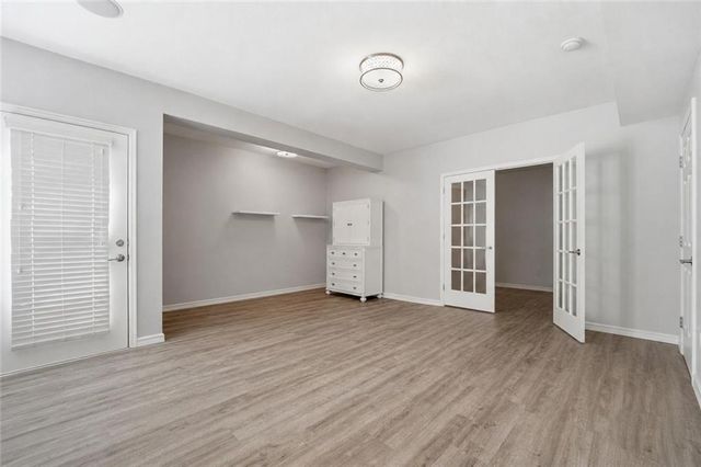 8808 N Oxford Avenue, Kansas City, MO 64157