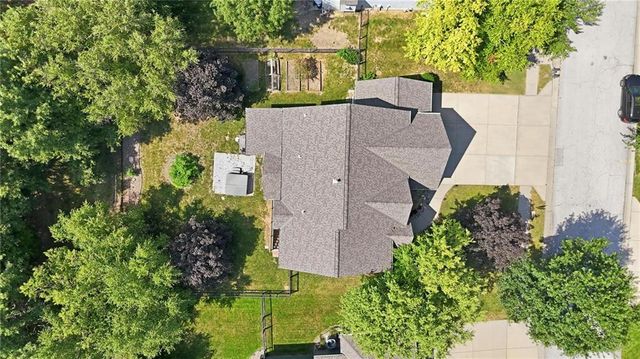8808 N Oxford Avenue, Kansas City, MO 64157