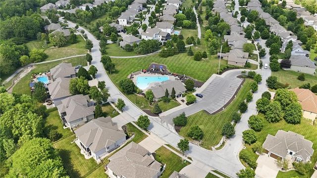 8808 N Oxford Avenue, Kansas City, MO 64157