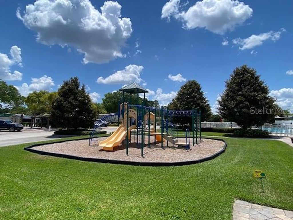 Image 8 of property listing at 2519 MAGNOLIA STREET 161, Clermont, FL 34714