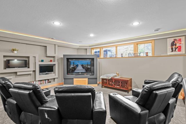 3380 Pioneer Place, Stillwater, MN 55082