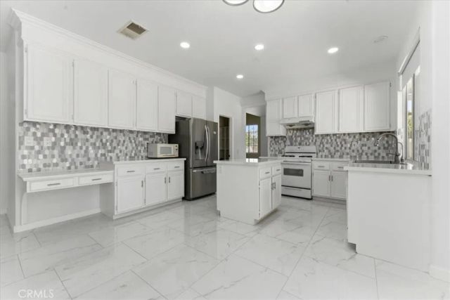 960 Riverview, Corona, CA 92881