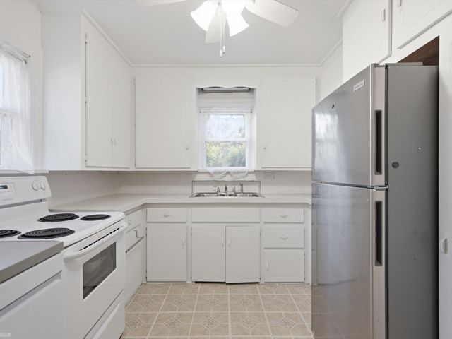 15638 Evergreen Avenue, Eastpointe, MI 48021