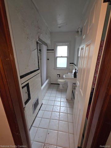 244 LENOX Street Ne, Detroit, MI 48215