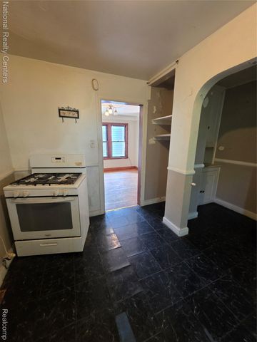 244 LENOX Street Ne, Detroit, MI 48215