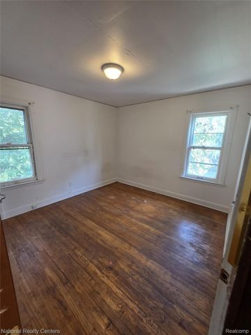 244 LENOX Street Ne, Detroit, MI 48215