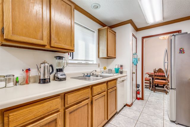 6724 Mountain Cedar Lane, Dallas, TX 75236