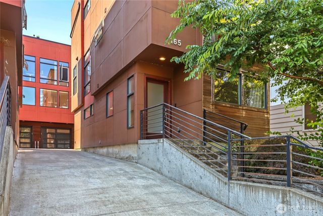 165 20th Avenue, Seattle, WA 98122